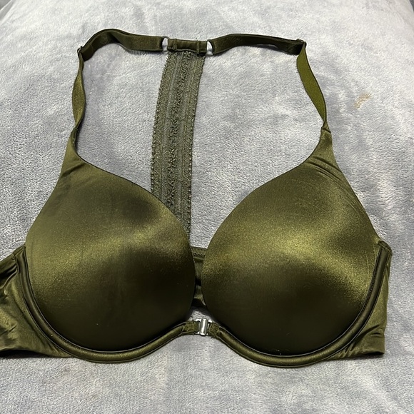 Victoria’s Secret Olive Green Bra and Pantie Set - Picture 6 of 11